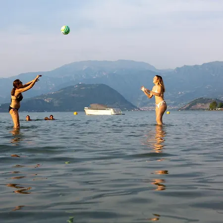 Estivo Premium Deluxe Mobile Homes On Del Sole Village Iseo