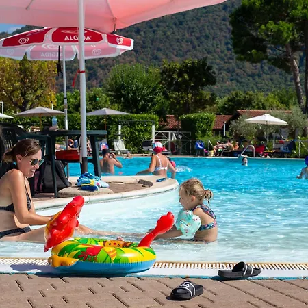 Estivo Premium Deluxe Mobile Homes On Del Sole Village * Iseo