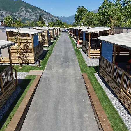 Camping Estivo Premium Deluxe Mobile Homes On Del Sole Village Iseo