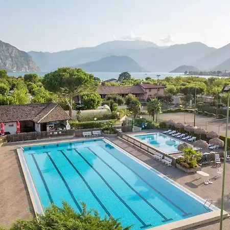 Estivo Premium Deluxe Mobile Homes On Del Sole Village Campsite *