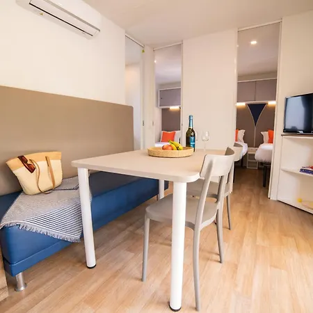 Estivo Premium Deluxe Mobile Homes On Del Sole Village Campsite Iseo
